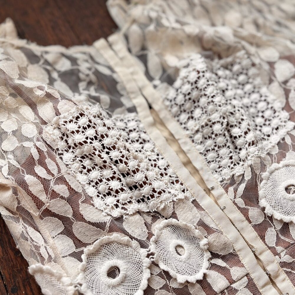 Pristine Vintage Embroidered and Lace White Mini Dress Small - Picture 11 of 13